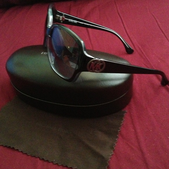 Michael Kors sunglasses - Picture 2 of 4