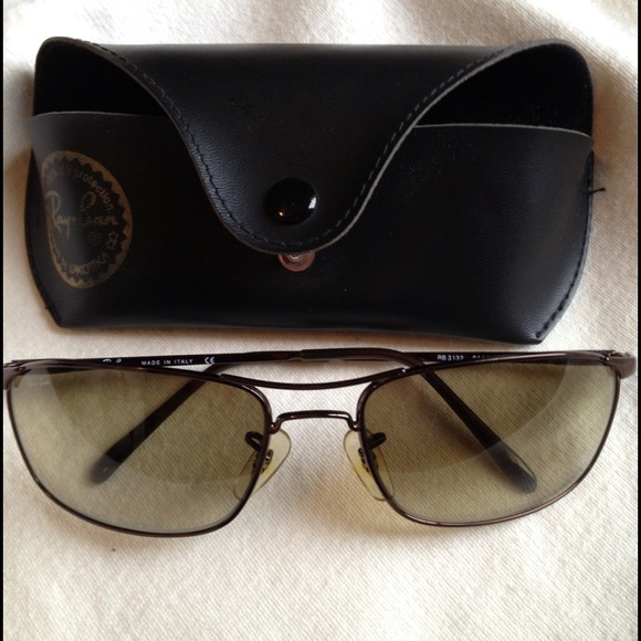 🌟🌟SOLD 🌟🌟Authentic Ray Ban RB3132 sunglasses