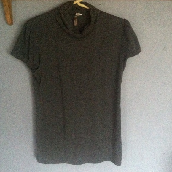 🚫TRADED🚫Short sleeve turtle neck