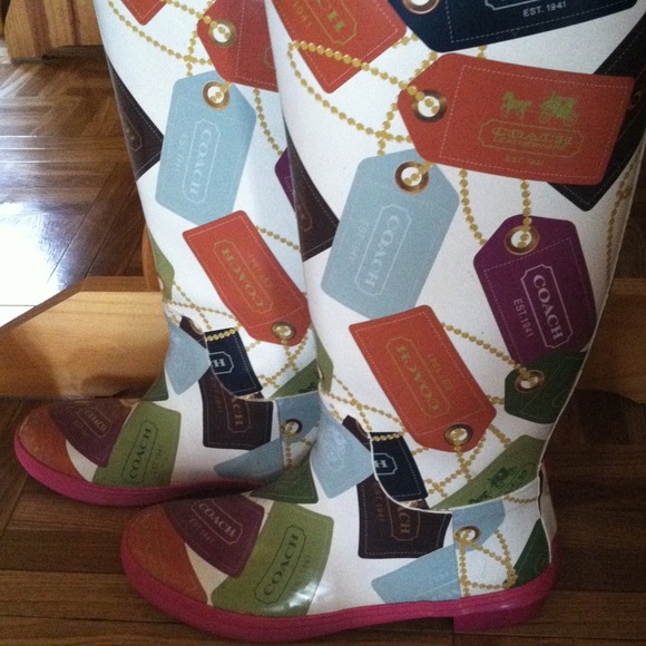 Coach Boots - ❌First 40$ takes these❌Coach rain boots size 5.