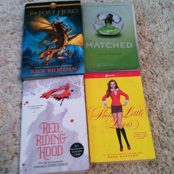 Books - Picture 3 of 4