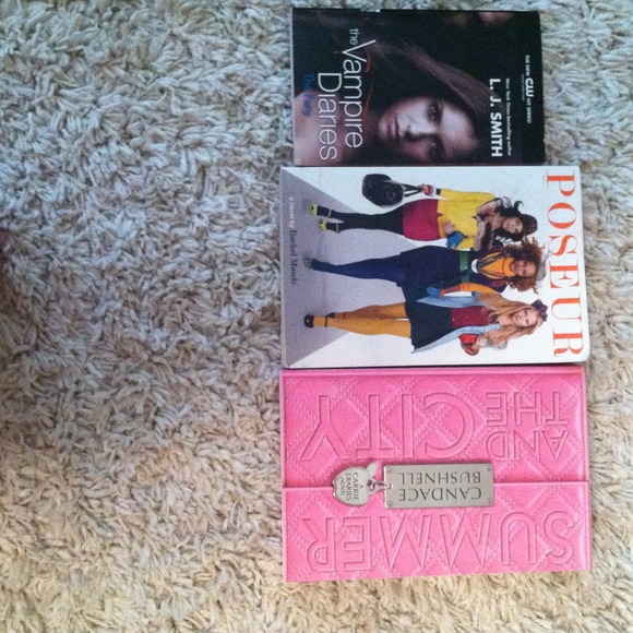 Books - Picture 4 of 4