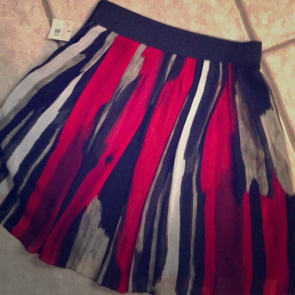 Madison  Dresses & Skirts - Cute knee length skirt!