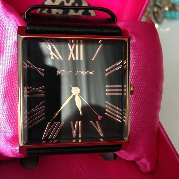 Betsey Johnson unique watch in rosé gold - Picture 3 of 4