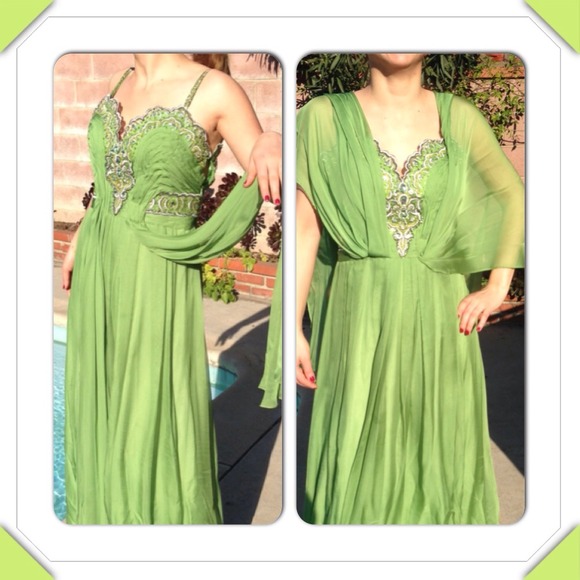 Gorgeous evening gowns 💞💞 - Picture 2 of 3