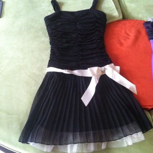 Size 16 (Girls) Bow-adorned Dress
