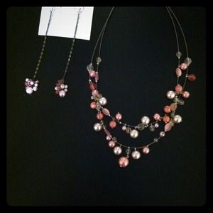 ⛔Traded⛔Shades of pink necklace and earring set