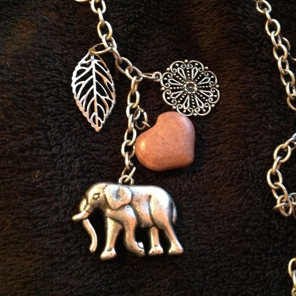 Necklace - Picture 1 of 1