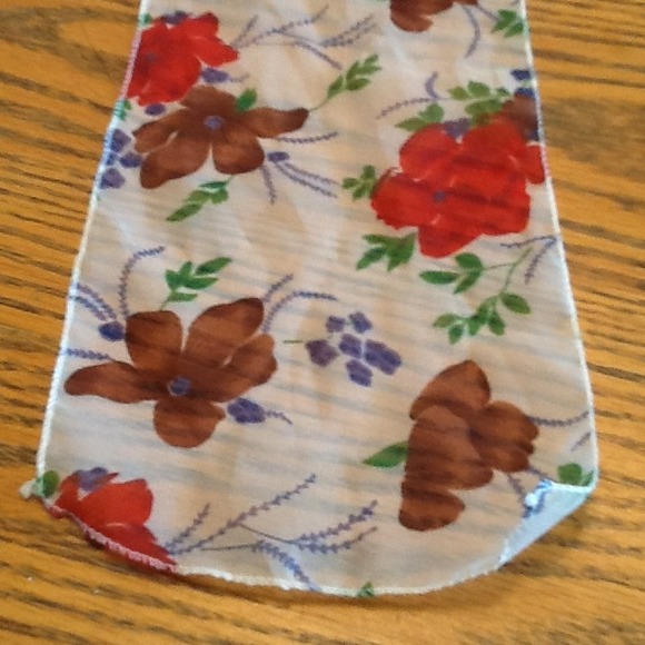 2 Scarves - Picture 3 of 3