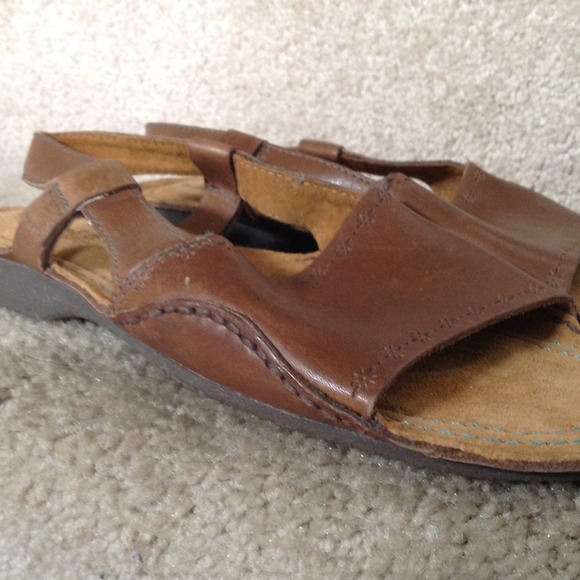 Sandals - Picture 3 of 4