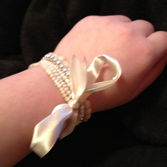 Pink bracelet. - Picture 2 of 2