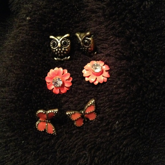 Three pair earring set. Owl, butterfly, and flower - Picture 1 of 4