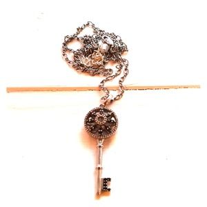 Kay Jewelers key pendant necklace