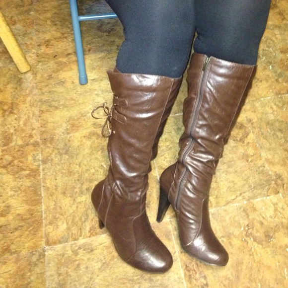 🚫Sold🚫 Brown faux Leather Boots