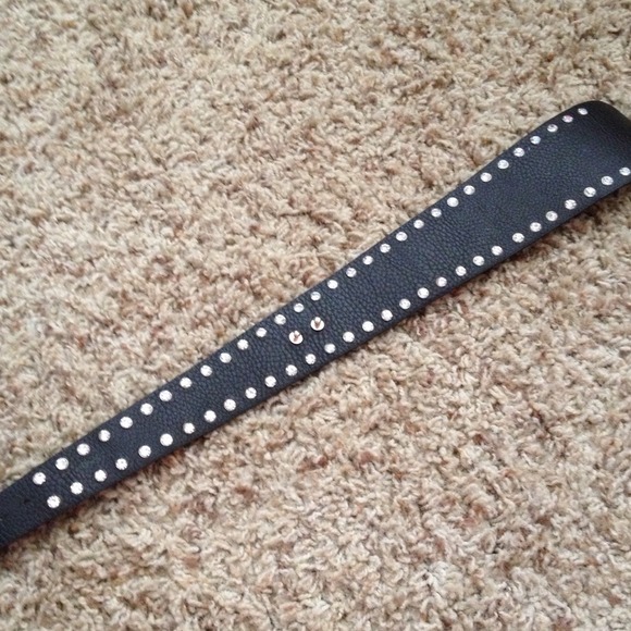 Sold in bundle - Picture 2 of 2