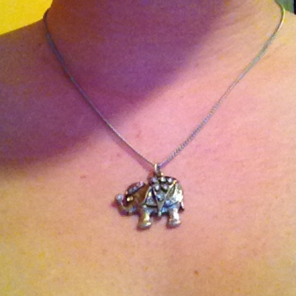 Elephant necklace - Picture 2 of 2