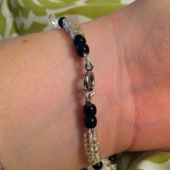 Three string beaded bracelet - Picture 2 of 4