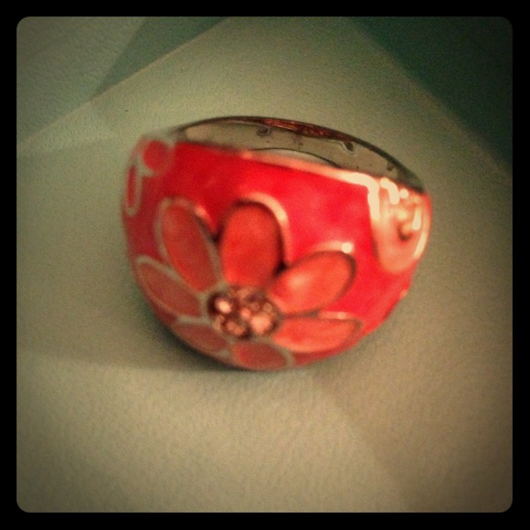 Jewelry - •••Sold in bundle•••Flower ring