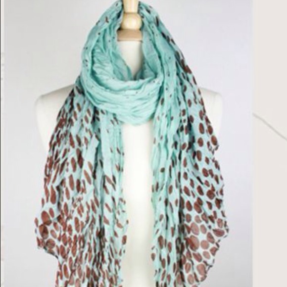 New cotton/silk blend scarf in mint print