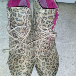 Forever 21 cheetah wedges size 9