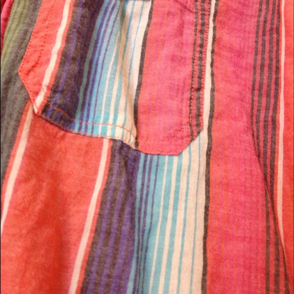 ⭕SOLD⭕BDG Baja button-up - Picture 2 of 4