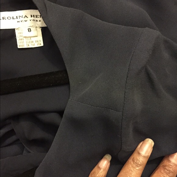 CAROLINA HERRERA 100% silk - Picture 4 of 4