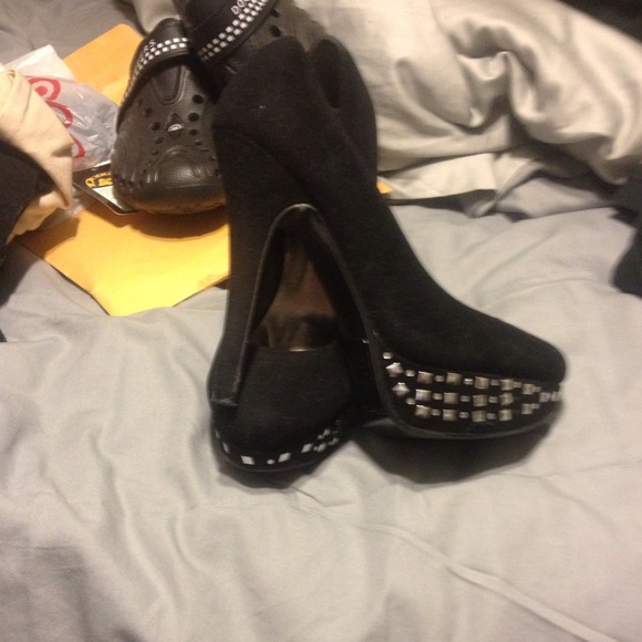 High heel shoes