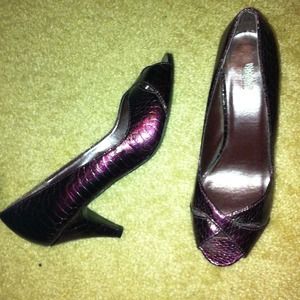 Purple snake skin look heels