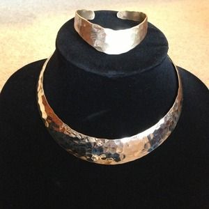 💥SOLD💥Hammered choker & bracelet.