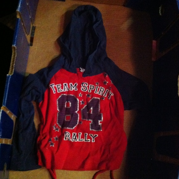 LONGSLEEVE HOODED SHIRT CUTE TINY TEAR SIZE 2T❤❤❤❤ - Picture 1 of 2