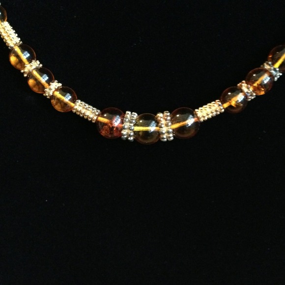💥SOLD💥 amber & bronze necklace.