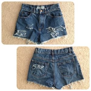Distressed high waisted shorts.