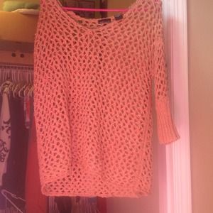 Vs nwot off shoulder sweater $25