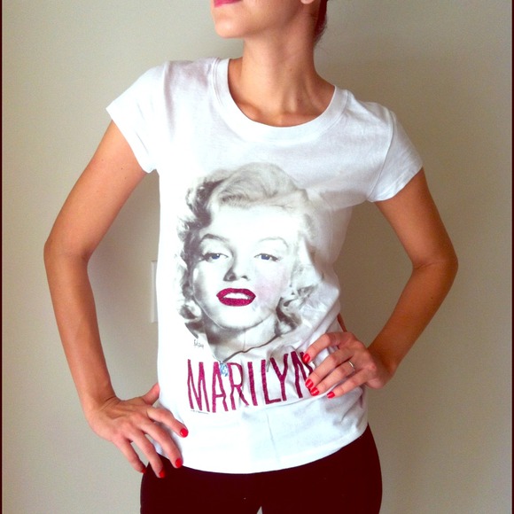 Tops - SOLDinBUNDLE white Shirt with shimmery pink S