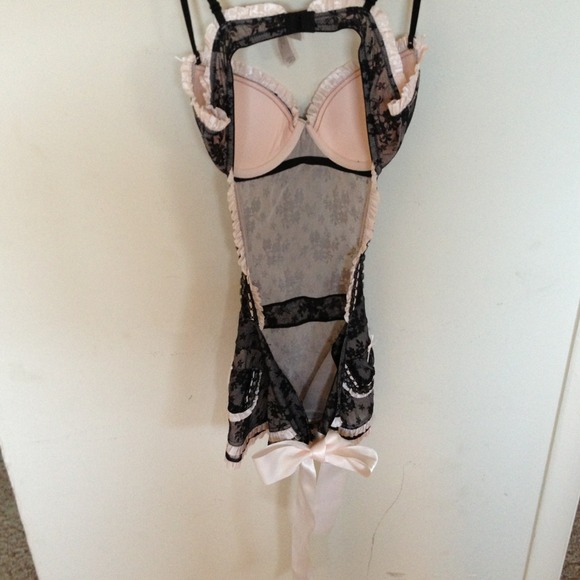 ******Traded********Victoria Secret lingerie apron - Picture 2 of 4