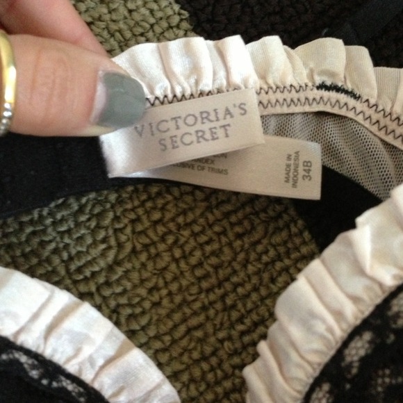 ******Traded********Victoria Secret lingerie apron - Picture 4 of 4