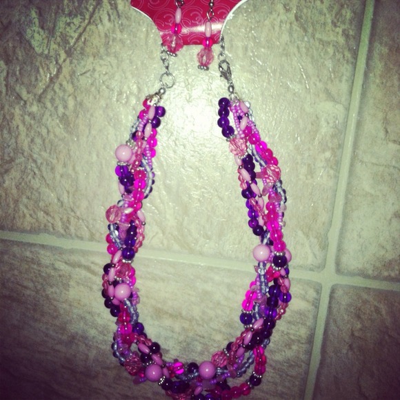 *NWT* Pink // Purple multi-strand beaded necklace - Picture 4 of 4