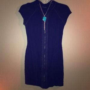 Zip up bebe dress