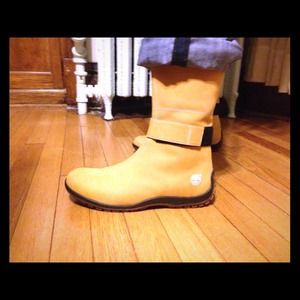 Ladies Timberland Boots👢👢👢