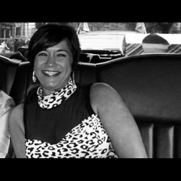 Check out my reviews from happy poshers :) - Picture 3 of 4