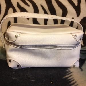 Limited edition Bare Essentials makeup bag w/blush