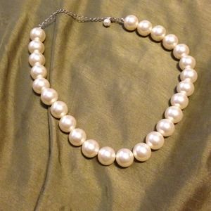 Big pearl necklace