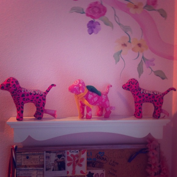 3 PINK Dogs