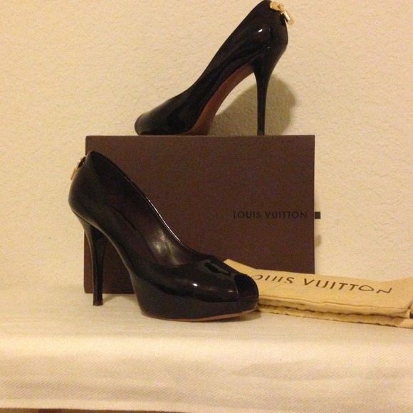 SOLD. Louis Vuitton Oh really 38.5