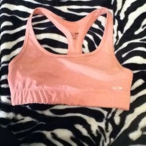 Pink sports bra! 💖