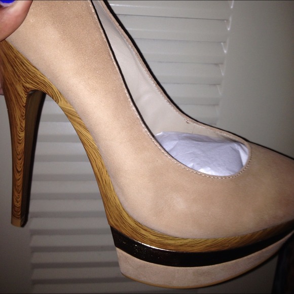 Bakers wooden heel, goal tip shoes