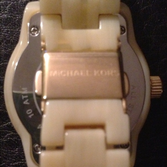 Michael Kors watch - Picture 2 of 2