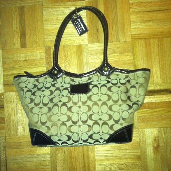 AUTHENTIC Coach bag! Gorgeous!