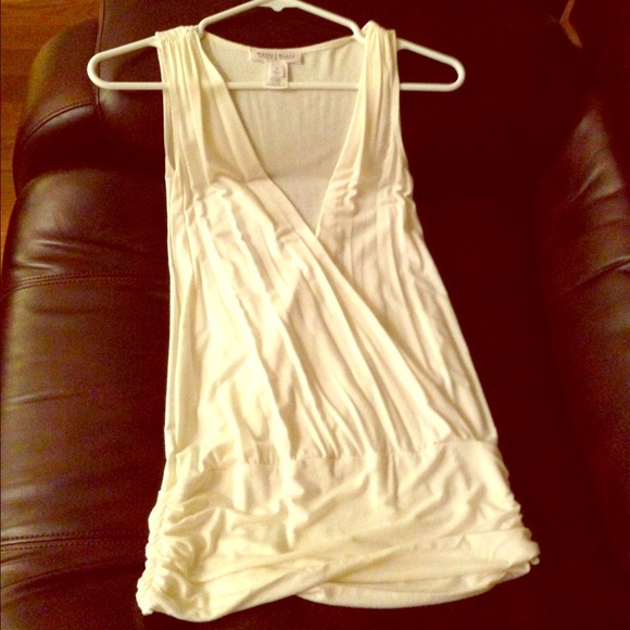 * Reduced!* White House Black Market summer top - Picture 1 of 2