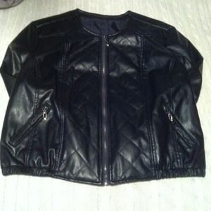 ✂✂✂Black XL faux leather jacket